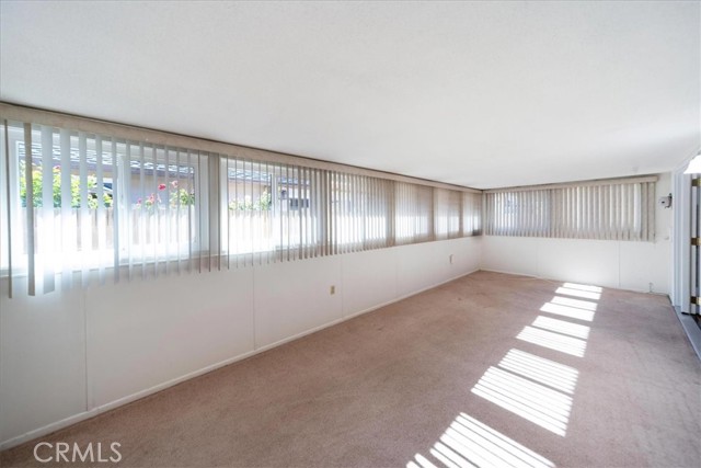 1561 Sandlewood Drive, Hemet CA: https://media.crmls.org/medias/f2e3282d-a962-4a71-baba-bee0d19528d9.jpg