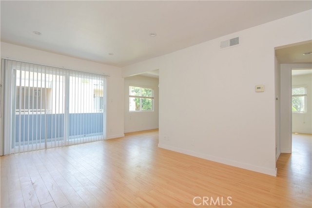 Detail Gallery Image 5 of 20 For 11921 Goshen Ave #4,  Los Angeles,  CA 90049 - 2 Beds | 2 Baths