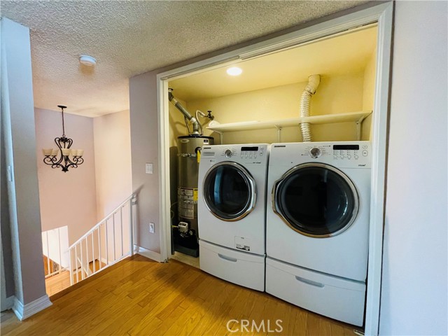 10201 Mason Avenue, Chatsworth CA: https://media.crmls.org/medias/f2e3a84c-183c-4065-b5e3-5b626389cc20.jpg