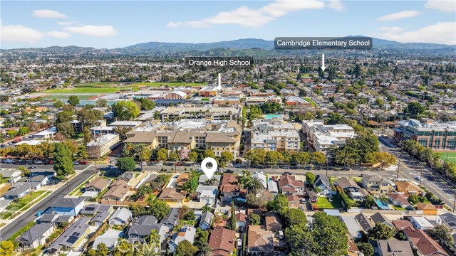 Detail Gallery Image 9 of 16 For 560 N Grand, Orange,  CA 92867 - 5 Beds | 2 Baths