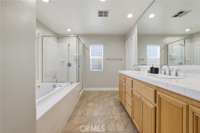 Detail Gallery Image 28 of 46 For 8220 Chamberlain, Reseda,  CA 91335 - 4 Beds | 3 Baths