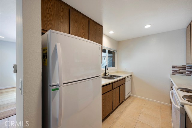 986 S Citron Street, Anaheim CA: https://media.crmls.org/medias/f2e48f5b-9833-4d5b-89b0-3506cf841372.jpg