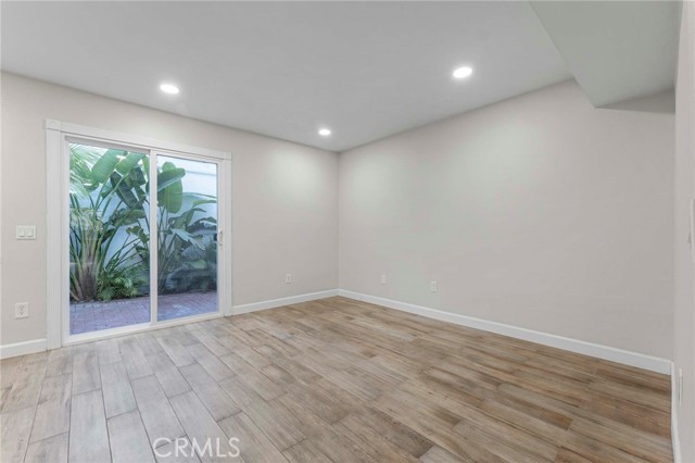 2585 Outlook, Port Hueneme CA: https://media.crmls.org/medias/f2e4b47f-bb04-4158-9466-ca22a26fe7bc.jpg