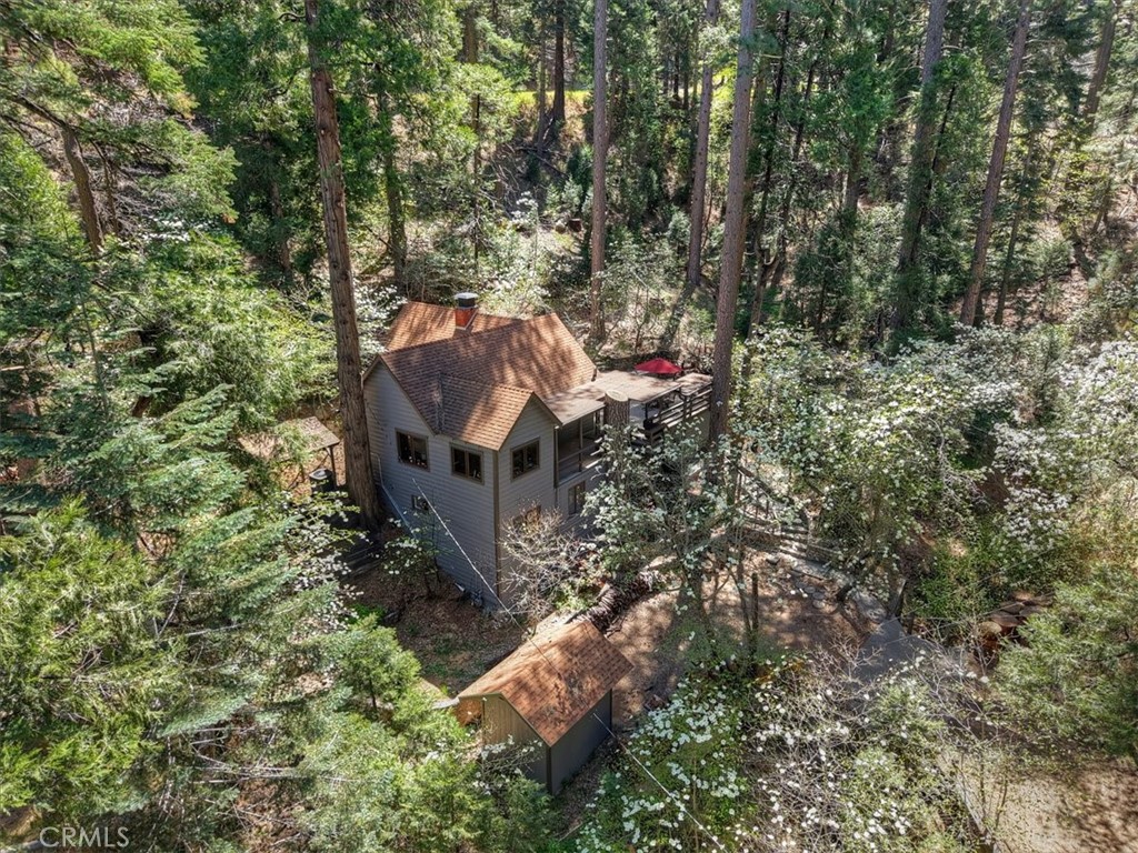 https://media.crmls.org/medias/f2e5083b-5ccc-45de-bbb9-56c929a12977.jpg?preset=X-Large