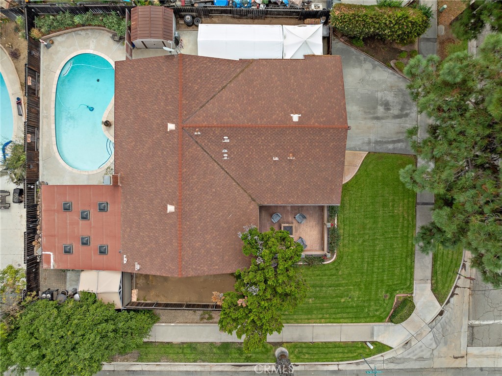 https://media.crmls.org/medias/f2e523f7-f236-4cca-b3ac-61d25c74f710.jpg?preset=X-Large