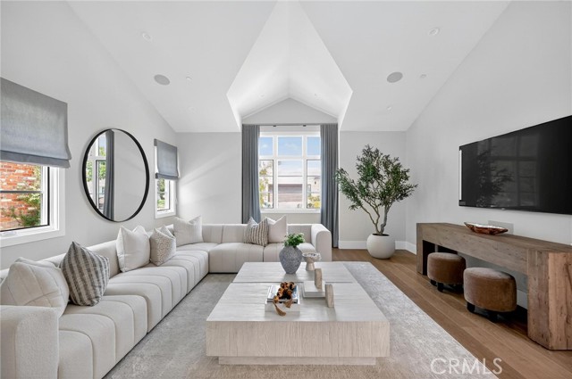 1501 Serenade, Corona del Mar CA: https://media.crmls.org/medias/f2e55b66-3866-466c-986f-3f624467f354.jpg