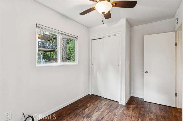 Detail Gallery Image 15 of 43 For 355 Hartman Cir, Cedarpines Park,  CA 92322 - 3 Beds | 3 Baths