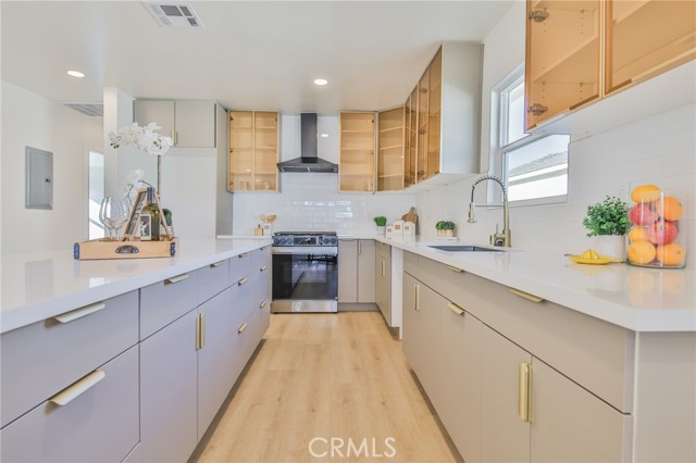 Detail Gallery Image 11 of 40 For 12035 Ramona, Hawthorne,  CA 90250 - 3 Beds | 3 Baths