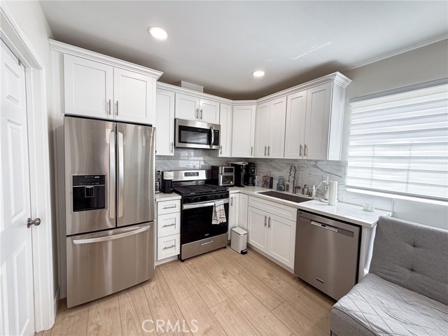 Detail Gallery Image 3 of 55 For 14972 Giordano St, La Puente,  CA 91744 - 5 Beds | 3 Baths