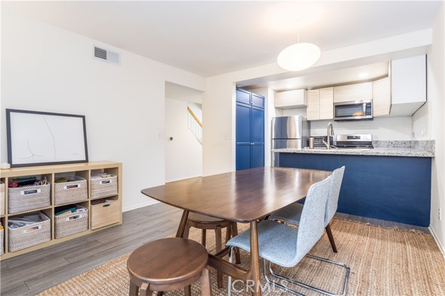 Detail Gallery Image 6 of 31 For 15786 Midwood, Granada Hills,  CA 91344 - 3 Beds | 3 Baths