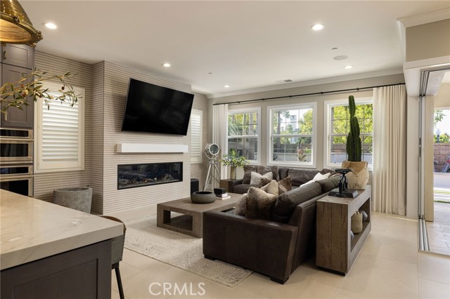 4901 Orleans Drive, Huntington Beach CA: https://media.crmls.org/medias/f2e6e407-e6a4-43fb-abac-c6059e7efa0c.jpg