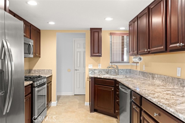 Detail Gallery Image 12 of 31 For 73 Skymountain Cir, Chico,  CA 95928 - 3 Beds | 2 Baths