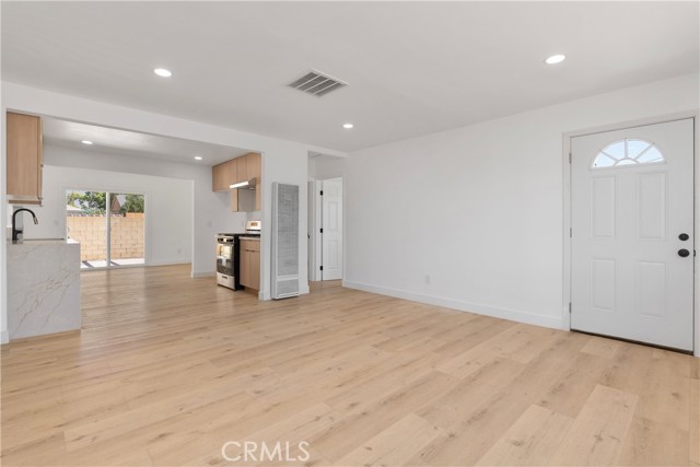 25742 7th Street, San Bernardino CA: https://media.crmls.org/medias/f2e78b71-80c3-41cc-acef-bbd32d596787.jpg
