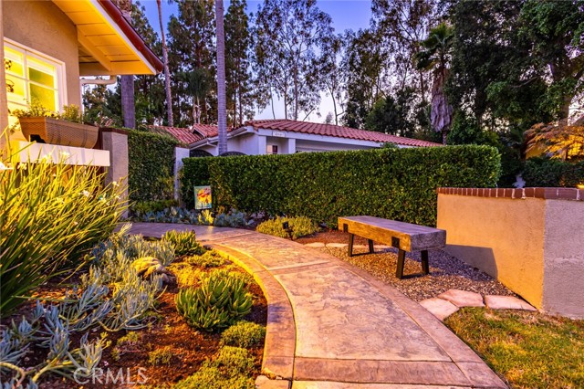 25065 Sunset W Place, Laguna Hills CA: https://media.crmls.org/medias/f2e7cad6-5eab-49bb-b392-86f714cfbd60.jpg
