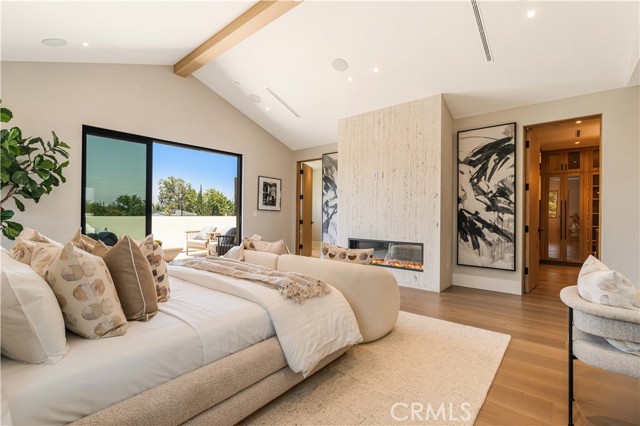 Detail Gallery Image 25 of 37 For 16711 Moorpark St, Encino,  CA 91436 - 6 Beds | 6/1 Baths