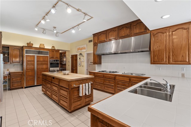 Detail Gallery Image 17 of 50 For 4751 Westchester Dr, Woodland Hills,  CA 91364 - 5 Beds | 7 Baths