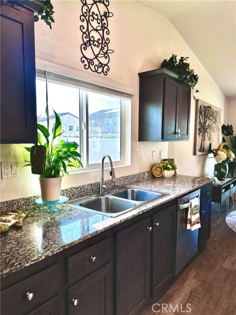 873 Canopy Lane, San Jacinto CA: https://media.crmls.org/medias/f2e891ff-4718-4b81-8be4-1ba3b3b86f6f.jpg