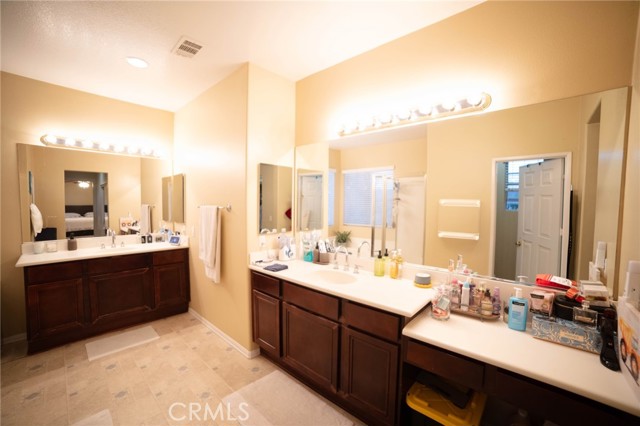 Detail Gallery Image 11 of 14 For 13539 Laurel Ct, Corona,  CA 92880 - 5 Beds | 3/1 Baths