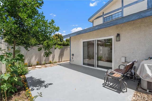 Detail Gallery Image 27 of 34 For 18435 Keswick #10,  Reseda,  CA 91335 - 2 Beds | 2/1 Baths