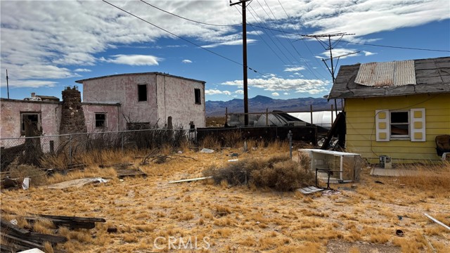 733 Ranch Rd (NEAR) Road, Yermo CA: https://media.crmls.org/medias/f2e96d78-6cff-4675-b2b7-b156b33fe8fb.jpg
