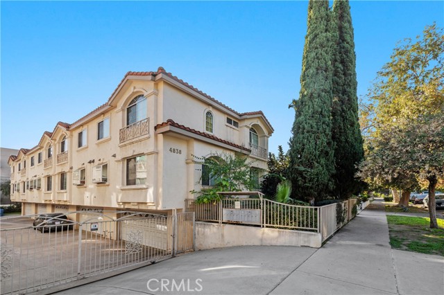 Detail Gallery Image 37 of 39 For 4838 Elmwood #7,  Los Angeles,  CA 90004 - 3 Beds | 3 Baths