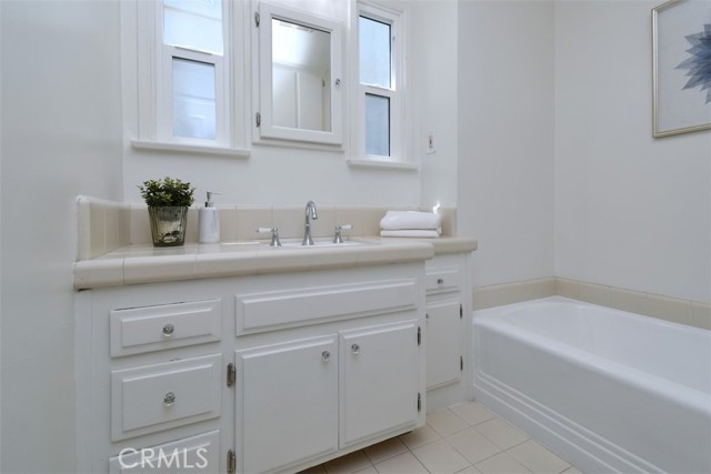 4058 Shadyglade Avenue, Studio City CA: https://media.crmls.org/medias/f2e9c414-921c-4dd0-bb38-c1e3637daf8d.jpg