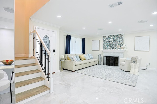 Detail Gallery Image 17 of 31 For 17230 San Lorenzo Cir, Fountain Valley,  CA 92708 - 4 Beds | 3 Baths