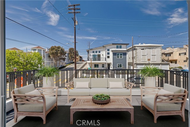 2100 Carnegie Lane, Redondo Beach CA: https://media.crmls.org/medias/f2e9ee43-1932-4e5c-bd18-0f67e289a702.jpg