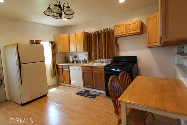 20512 Berendo Avenue, Torrance CA: https://media.crmls.org/medias/f2ea4999-ba3f-433c-9883-d4e3bebb2869.jpg
