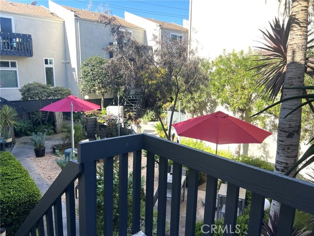 Detail Gallery Image 7 of 36 For 320 12th St #5,  Seal Beach,  CA 90740 - 2 Beds | 1/1 Baths