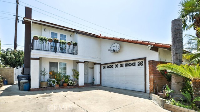 17230 San Lorenzo Circle, Fountain Valley CA: https://media.crmls.org/medias/f2eb8c16-935b-42aa-8d30-5518cb0e5173.jpg