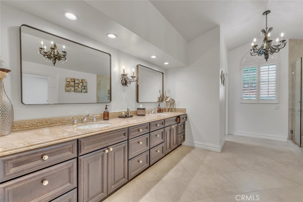 https://media.crmls.org/medias/f2ebfb99-aa2d-447f-8013-c35c8efa94bc.jpg?preset=X-Large