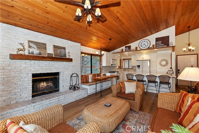 Detail Gallery Image 12 of 50 For 205 E Starr Dr, Big Bear City,  CA 92314 - 4 Beds | 3 Baths