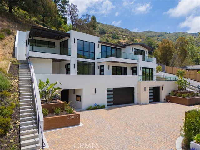 20000 Laguna Canyon Road, Laguna Beach CA: https://media.crmls.org/medias/f2ec7ea0-ba36-4204-8452-5e2e6c8ee751.jpg