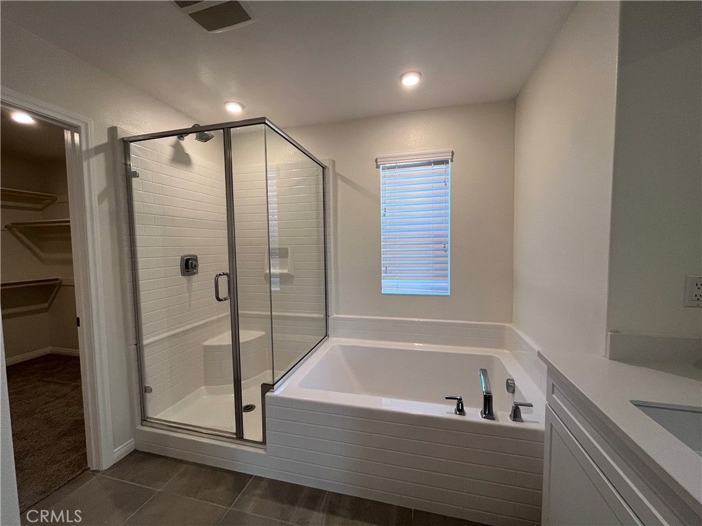 MLS #OC25231719 image #12