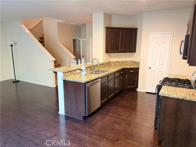 Detail Gallery Image 11 of 19 For 10950 Cedarhurst Way, Riverside,  CA 92503 - 3 Beds | 2/1 Baths