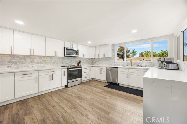 Detail Gallery Image 14 of 38 For 25311 Pike Rd, Laguna Hills,  CA 92653 - 4 Beds | 3/1 Baths