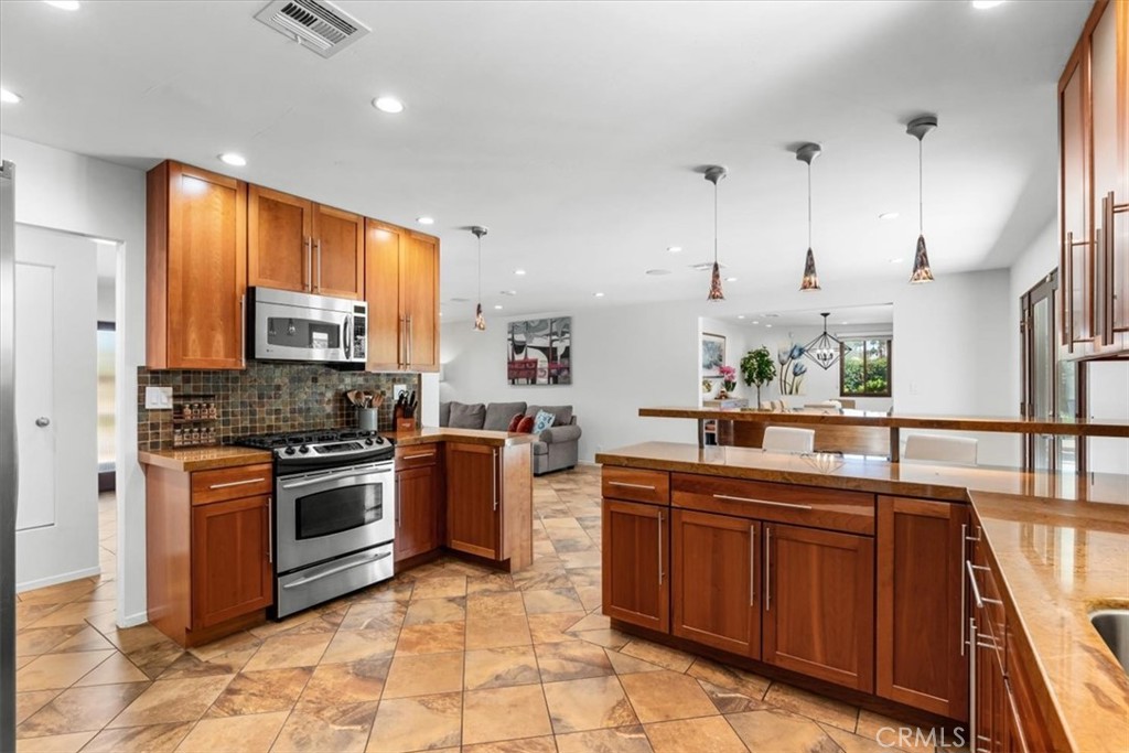 MLS #SR25252227 image #10