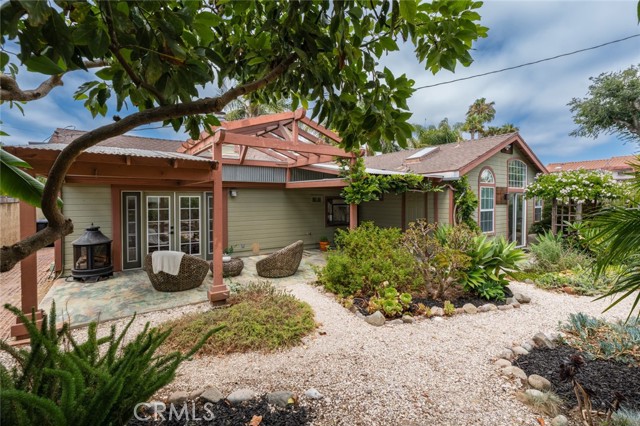 983 Oak Street, Costa Mesa CA: https://media.crmls.org/medias/f2f01024-86dc-4670-8076-d6bdc9d91a78.jpg