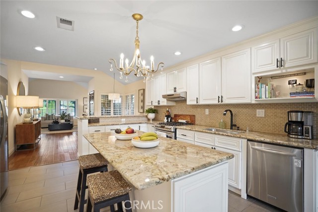 Detail Gallery Image 16 of 75 For 6617 Oak Forest Dr, Oak Park,  CA 91377 - 3 Beds | 2/1 Baths