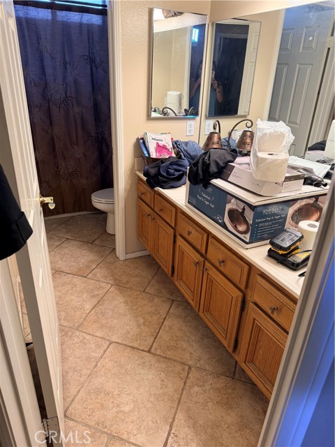 6614 Manzanita Court, Chino CA: https://media.crmls.org/medias/f2f12bb9-6cc7-48bf-9ec2-5c3a2c2e826e.jpg