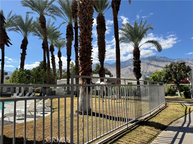 401 S El Cielo #212, Palm Springs, CA 92262