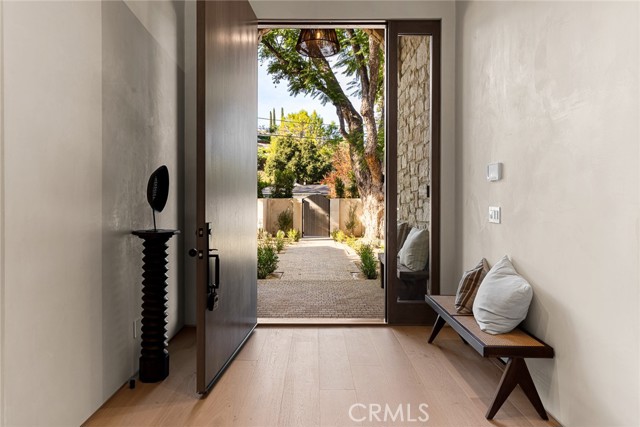 Detail Gallery Image 5 of 62 For 19026 Sprague St, Tarzana,  CA 91356 - 6 Beds | 6/1 Baths