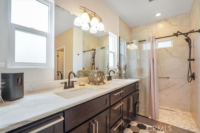 7820 Fulton Avenue, North Hollywood CA: https://media.crmls.org/medias/f2f2d212-4c9f-4a9f-a50b-f04b8791f0c3.jpg
