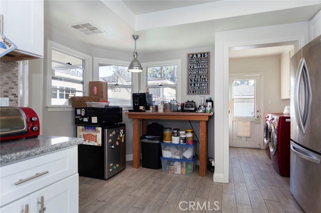 Detail Gallery Image 11 of 36 For 4856 Riverton Ave, North Hollywood,  CA 91601 - 2 Beds | 2 Baths