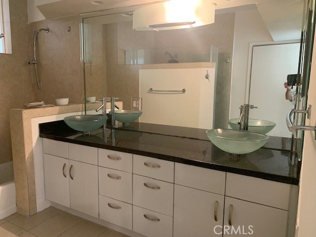 Principal Bathroom Vanity
