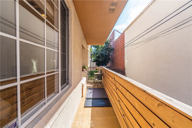 Detail Gallery Image 23 of 27 For 945 N Hudson Ave #104,  Los Angeles,  CA 90038 - 2 Beds | 2 Baths