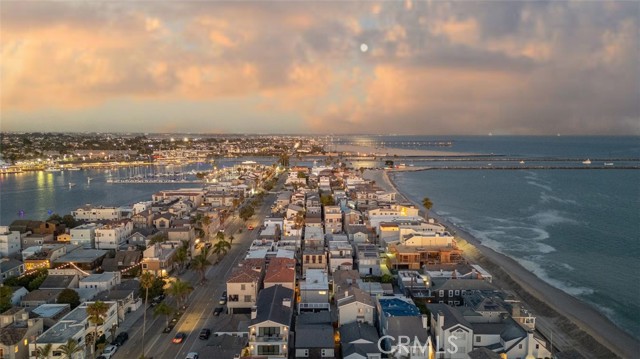 23 65th Place, Long Beach CA: https://media.crmls.org/medias/f2f50451-b01d-47a4-aad1-f5dd90a400d1.jpg