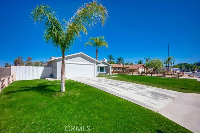 Detail Gallery Image 2 of 31 For 29161 Allan St, Lake Elsinore,  CA 92532 - 3 Beds | 2 Baths