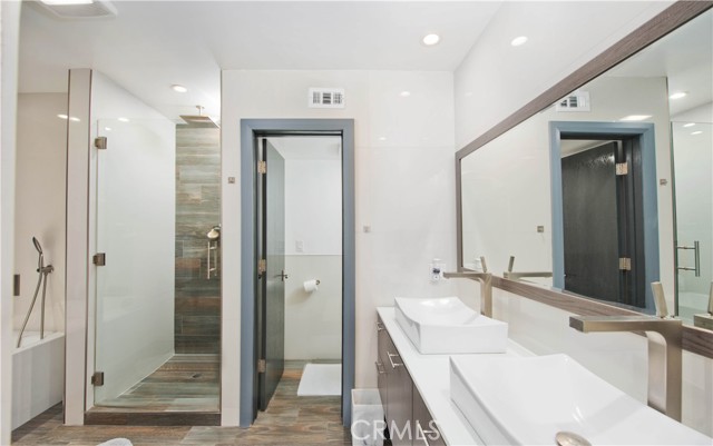 Detail Gallery Image 16 of 27 For 5315 White Oak #K,  Encino,  CA 91316 - 3 Beds | 2/1 Baths